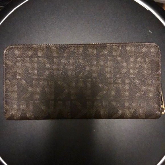 Michael Kors Jet Sept Continental Wallet - Picture 3 of 6